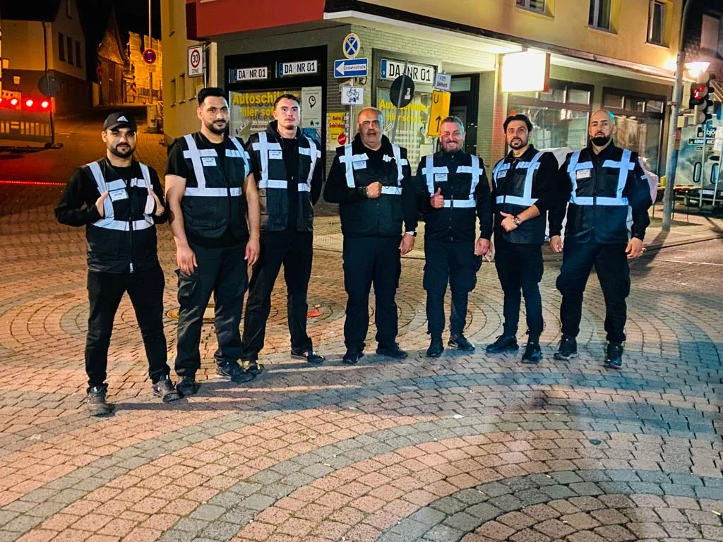 Team von VABA Sicherheit in Dienstkleidung